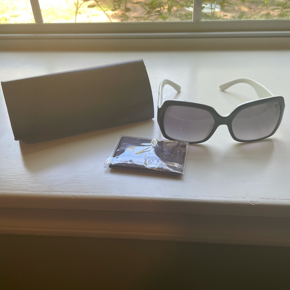 Fendi Black and White Logo Sunglasses